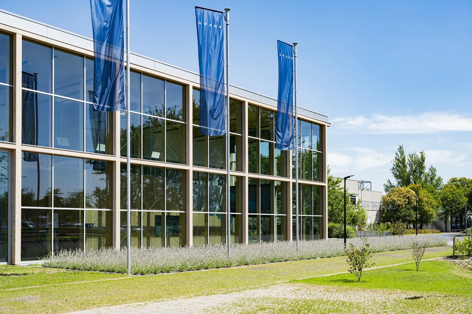 Volvo Trucks - Building