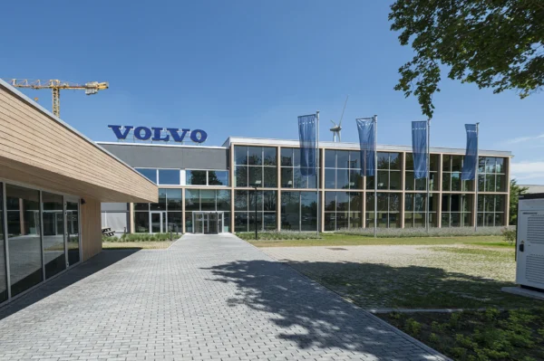 Volvo Trucks - Building
